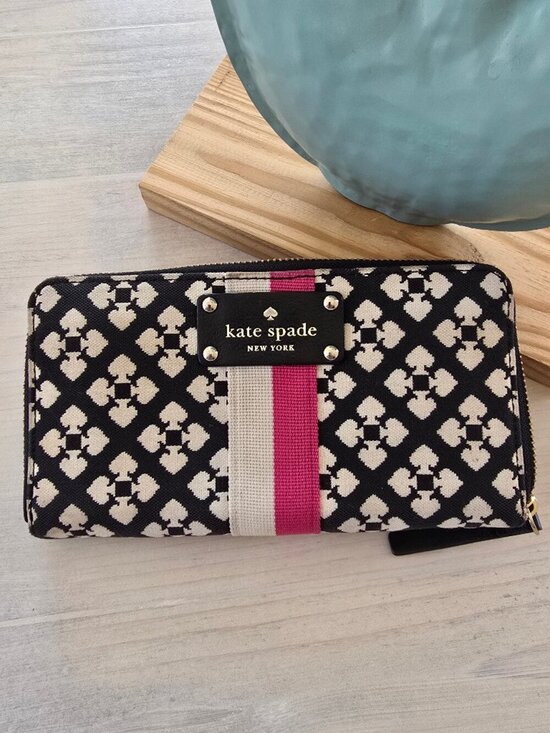 kate spade Handbags - Kate Spade New York wallet